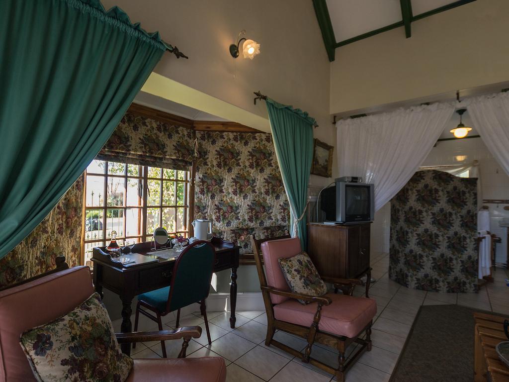 Bed & Breakfast Westlodge At 4*